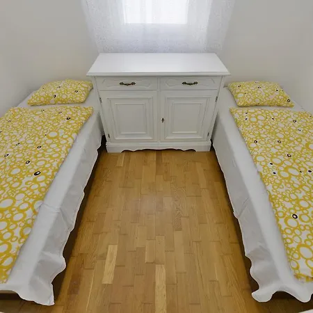 Rozsakert Apartment *